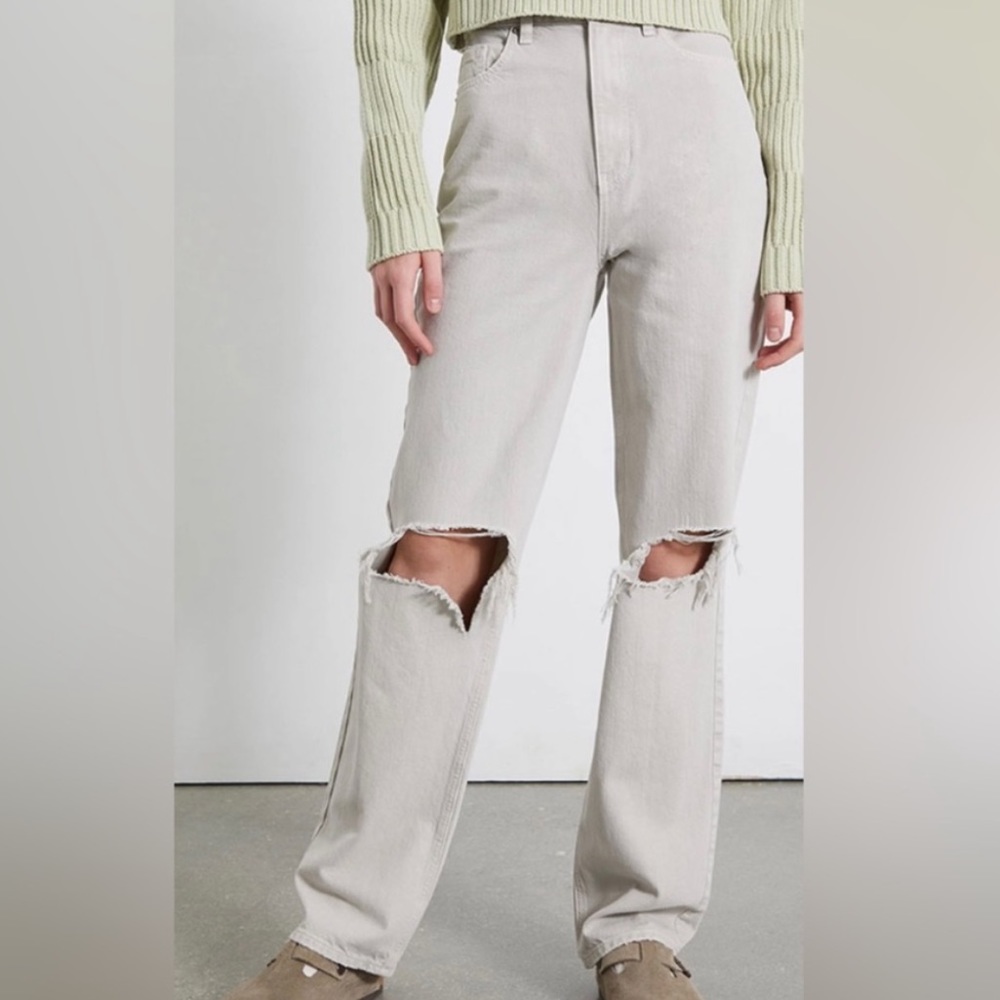 tan boyfriend jeans